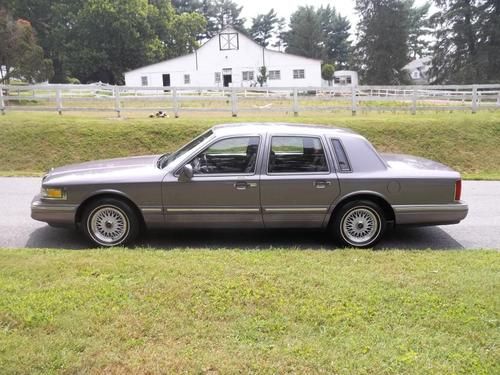 1995 lincoln towm car signature series low miles