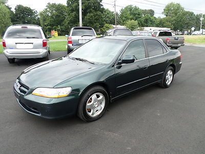 No reserve 2000 honda accord ex only 1 owner! very clean drives great leather