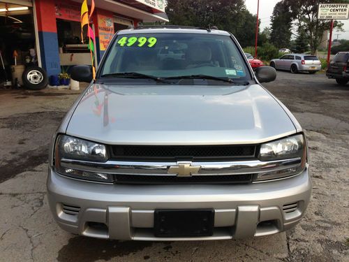 2003 4 door 6 cylinder silver chevrolet trailblazer ls