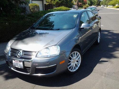 2009 volkswagen jetta wolfsburg edition sedan 4-door 2.0l