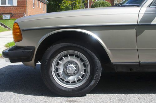 1985 Mercedes-Benz 300D Turbo w123, image 2