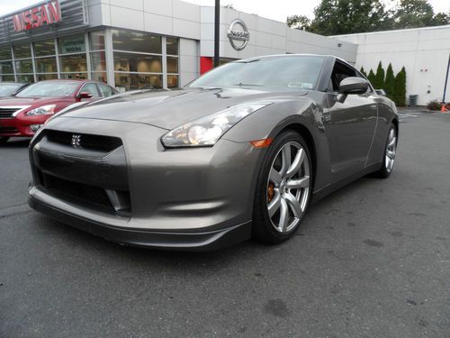 2009 nissan gt-r premium..1-owner..clean fax..12,000 miles..adult driven..save$$