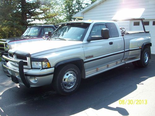 2002 dodge ram 3500 dually rare sport  cummins turbo diesel 5.9l low miles 50k