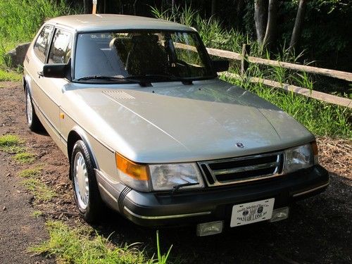 1993 saab 900 s  2 door hatchback