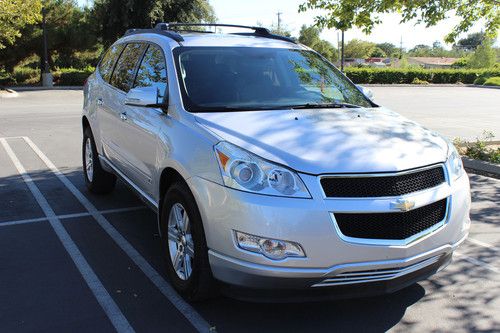 2010 chevrolet traverse lt awd, leather, navigation, dvd, 3rd row seat!