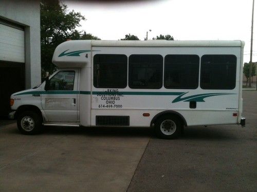 2003 e350 super duty shuttle bus