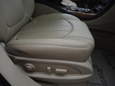 AWD 4dr Leat SUV 3.6L CD Power Windows Power Door Locks Tilt Wheel AM/FM Stereo, image 9