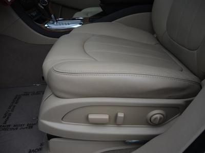 AWD 4dr Leat SUV 3.6L CD Power Windows Power Door Locks Tilt Wheel AM/FM Stereo, image 14