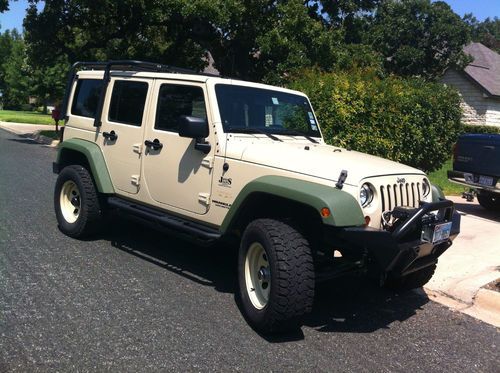 2011 jeep wrangler unlimited sahara sport utility 4-door 3.8l