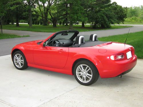 2011 mazda mx-5 miata sport convertible automatic, new tires, always garaged