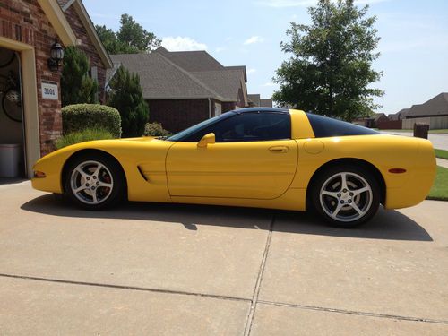 2000 chevrolet corvette 2-door 5.7l