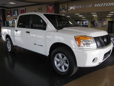2010 nissan titan crew cab white