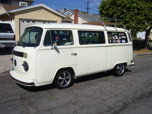 1974 volkswagen bus bay window