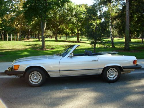 1979 mercedes-benz 450 sl, convertable in excellent condition.