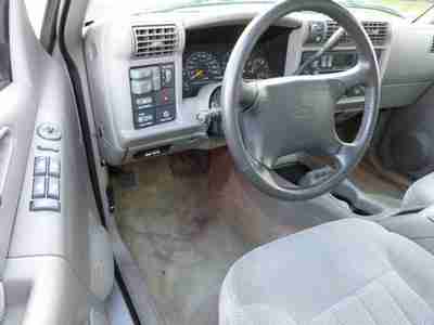 4dr 4X4 LS SUV 4.3L CD Power Windows Power Door Locks Tilt Wheel Cruise Control, image 3