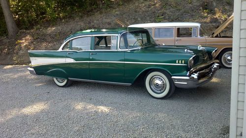 1957 chevrolet belair must see very sharp! won many trophys.