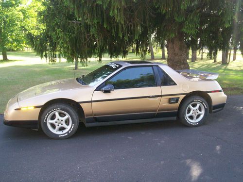 1986 pontiac fiero se coupe 2-door 2.8l