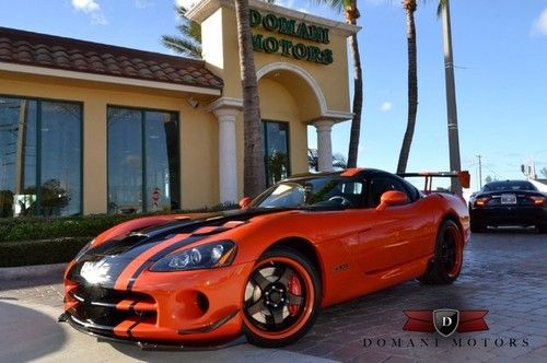 Very viper orange acr,2 tone interior, sat. radio w/ nav, dual painted stripes