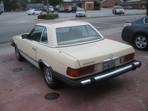 1984 Mercedes-Benz 380SL Base Convertible 2-Door 3.8L, image 2