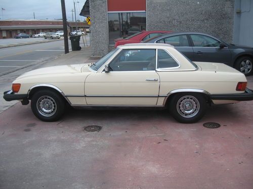 1984 Mercedes-Benz 380SL Base Convertible 2-Door 3.8L, image 3