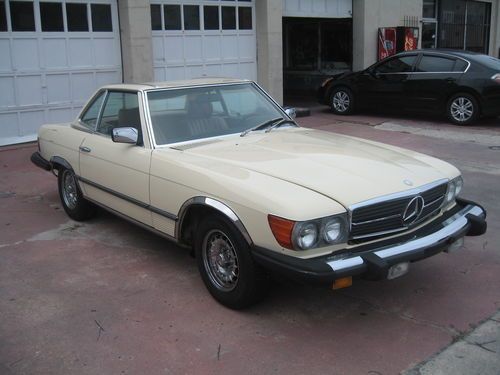 1984 Mercedes-Benz 380SL Base Convertible 2-Door 3.8L, image 6