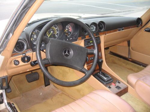 1984 Mercedes-Benz 380SL Base Convertible 2-Door 3.8L, image 7