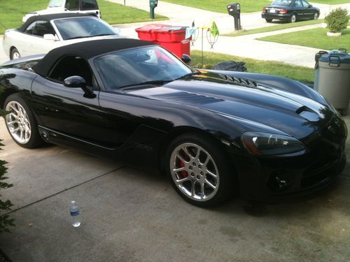 2004 dodge viper srt-10 convertible 2-door 8.3l