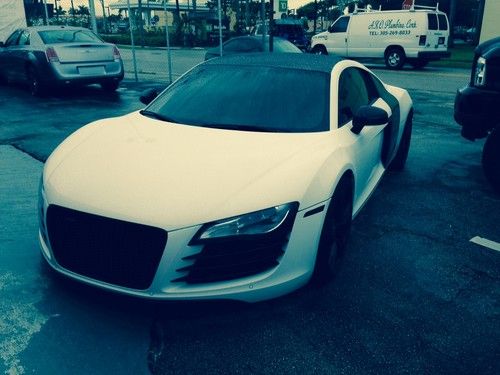 2009 audi r8 4.2 custom show car $20k in upgrades, low mileage