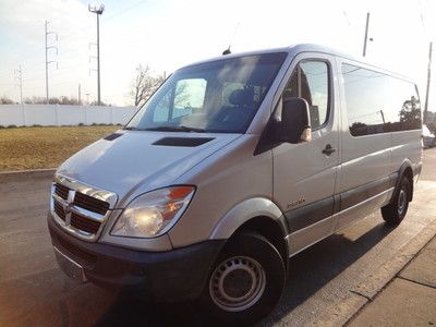 Dodge sprinter 2500 wheel chair lift passanger van gas engine clean no reserve