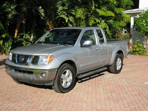 Le w/ chrome-package &amp; running boards  - extended king cab - only 60k miles