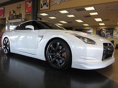 10 nissan gt-r premium pearl white black interior only 7k miles