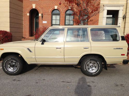 1987 toyota land cruiser fj60. mint condition. 4x4 collectable. low miles