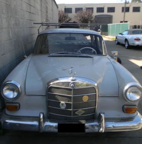 Classic Mercedes 190D (1964), image 2