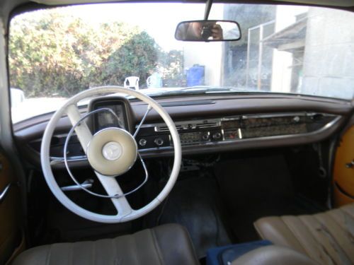 Classic Mercedes 190D (1964), image 3