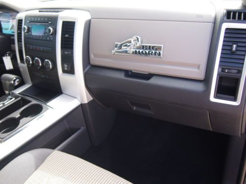 SLT Big Horn 5.7LHEMI Automatic Tonneau Cover Tow package Crew Cab Clean 4x2, image 10