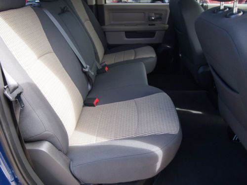 SLT Big Horn 5.7LHEMI Automatic Tonneau Cover Tow package Crew Cab Clean 4x2, image 12