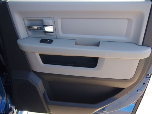 SLT Big Horn 5.7LHEMI Automatic Tonneau Cover Tow package Crew Cab Clean 4x2, image 13