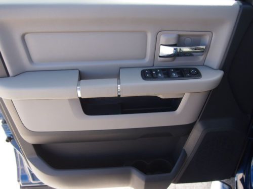 SLT Big Horn 5.7LHEMI Automatic Tonneau Cover Tow package Crew Cab Clean 4x2, image 18