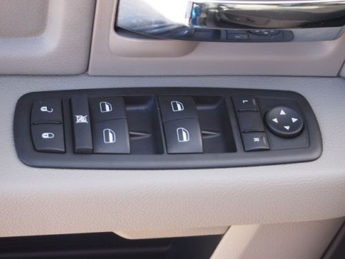 SLT Big Horn 5.7LHEMI Automatic Tonneau Cover Tow package Crew Cab Clean 4x2, image 19