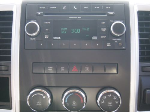 SLT Big Horn 5.7LHEMI Automatic Tonneau Cover Tow package Crew Cab Clean 4x2, image 20