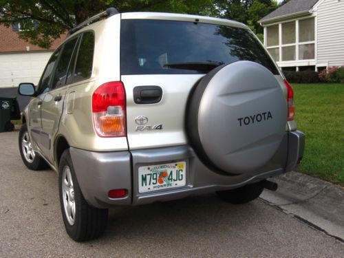 2003 Toyota RAV4 Base Sport Utility 4-Door 2.0L, image 4