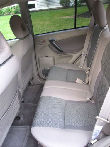 2003 Toyota RAV4 Base Sport Utility 4-Door 2.0L, image 7