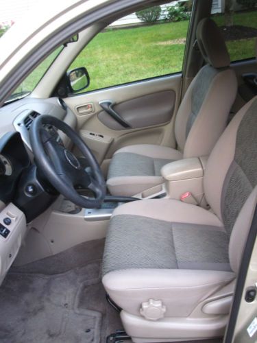 2003 Toyota RAV4 Base Sport Utility 4-Door 2.0L, image 8