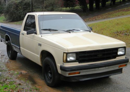 1984 Chevrolet s10 Isuzu Pickup Diesel, image 2
