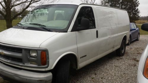 2000 chevy 3500 express cargo van low reserve!!