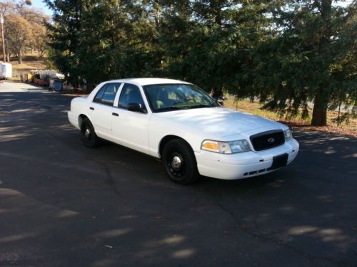 2006 ford crown victoria police interceptor sedan 4-door 4.6l