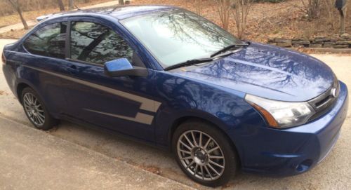 2009 ford focus ses blue 2 door 5 speed - loaded - super clean - near new tires