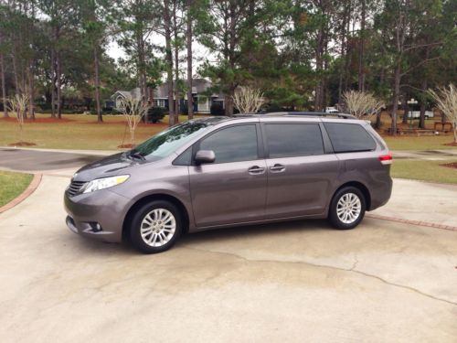 2011 toyota sienna xle mini passenger van 5-door 3.5l