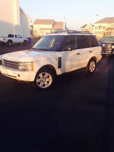 White 2004 range rover, excellent conditon, serious inquires only