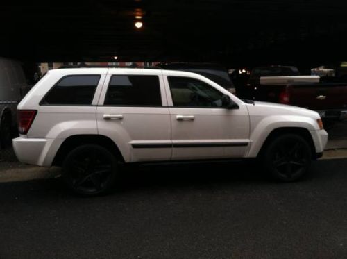 2008 jeep grand cherokee laredo (custom wheels)